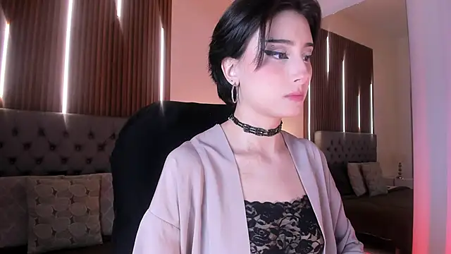 EmmaRossi  online show from October 22, 2025, 12:15 pm