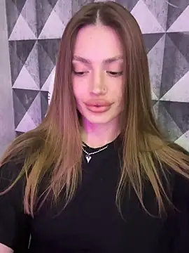 Elizabeth Tay online show from April 7, 2026, 6:43 pm