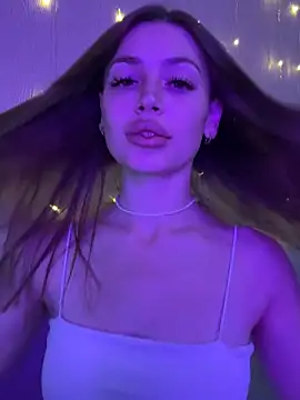 Elizabeth Tay online show from October 29, 2025, 5:23 pm