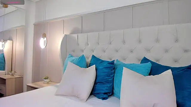 jenniifer snow online show from October 31, 2025, 12:13 pm