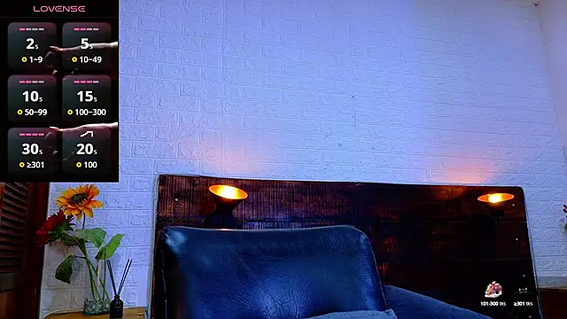 JhosuaVega online show from October 28, 2025, 9:58 pm