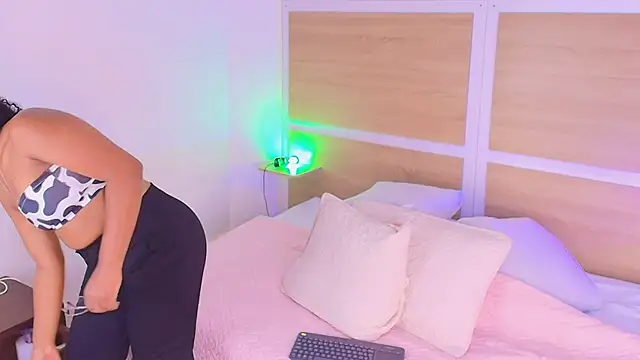 Snapshot of ValeryCortezm chatting on February 27, 2026, 1:00 pm ValeryCortezm online show from February 27, 2026, 1:00 pm