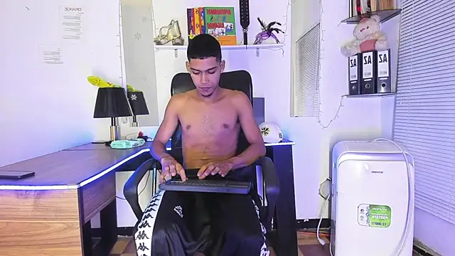 xxKamadevaxx online show from November 9, 2025, 12:42 pm