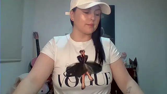Snapshot of Venusina_07 chatting on May 10, 2026, 2:04 am Venusina 07 online show from May 10, 2026, 2:04 am