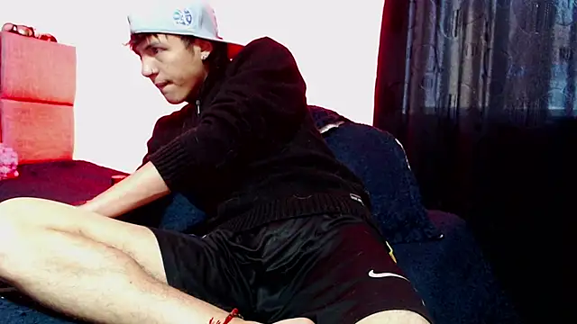 NaytonFreeman online show from November 18, 2025, 11:24 am