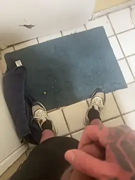 Snapshot of busnfatnutsLildee chatting on February 16, 2026, 1:37 am busnfatnutsLildee online show from February 16, 2026, 1:37 am