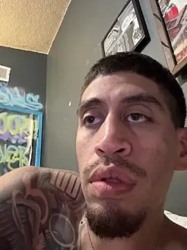 Snapshot of busnfatnutsLildee chatting on January 18, 2026, 5:44 am busnfatnutsLildee online show from January 18, 2026, 5:44 am