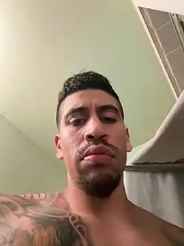 busnfatnutsLildee online show from May 18, 2026, 2:55 am