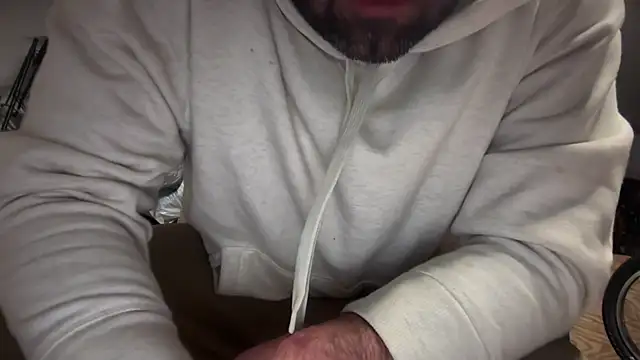 Snapshot of jasoncali305 chatting on January 17, 2026, 8:18 am jasoncali305 online show from January 17, 2026, 8:18 am