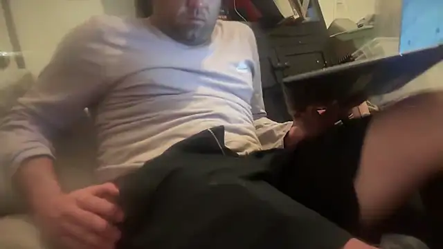 Snapshot of jasoncali305 chatting on February 13, 2026, 12:05 pm jasoncali305 online show from February 13, 2026, 12:05 pm