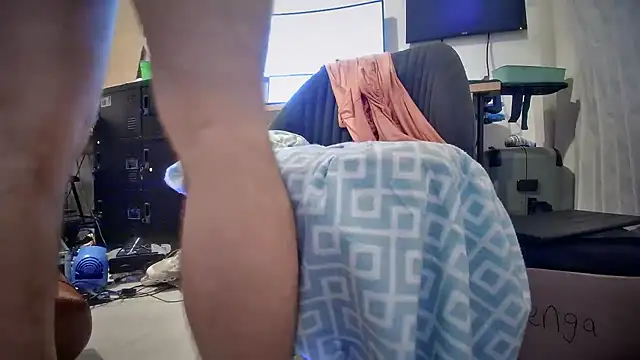 Snapshot of jasoncali305 chatting on February 2, 2026, 8:24 am jasoncali305 online show from February 2, 2026, 8:24 am