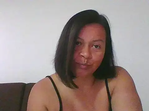 adri89-g online show from October 21, 2025, 4:28 pm