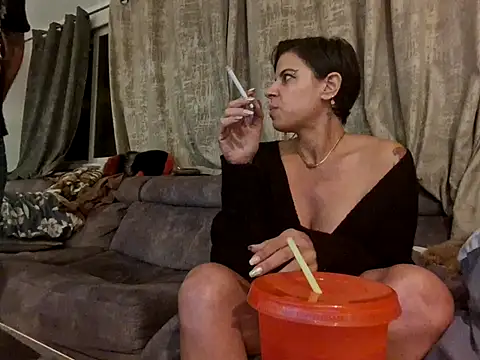 Alexis21821 online show from December 2, 2025, 5:03 pm