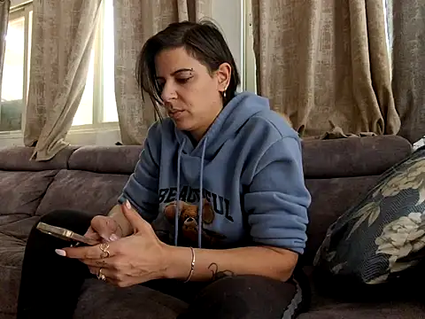 Snapshot of Alexis21821 chatting on February 15, 2026, 10:14 am Alexis21821 online show from February 15, 2026, 10:14 am