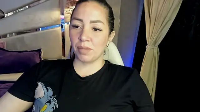 alexiaystive3 online show from October 1, 2025, 4:00 pm