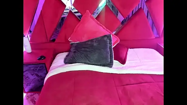 alexiaystive3 online show from September 27, 2025, 11:11 pm