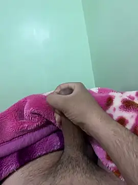 Snapshot of ali__ali210 chatting on February 8, 2026, 5:43 pm ali ali210 online show from February 8, 2026, 5:43 pm