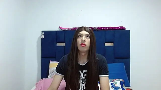 Snapshot of PinkLuna_LolaBloom chatting on February 1, 2026, 1:59 am PinkLuna LolaBloom online show from February 1, 2026, 1:59 am