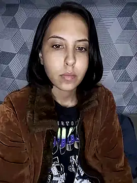 melzinhah03 online show from May 15, 2026, 11:25 pm