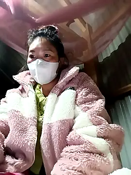 lyuyenkk online show from November 1, 2025, 11:09 pm