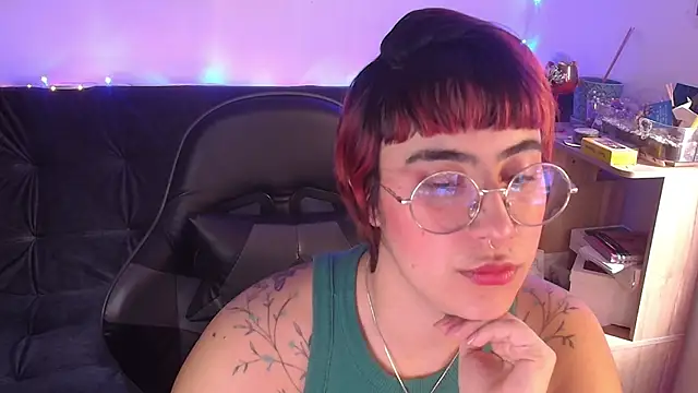 Miacatsito3 online show from April 3, 2026, 7:53 pm