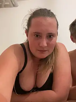 Snapshot of CurvySabrina chatting on September 29, 2025, 11:10 pm CurvySabrina online show from September 29, 2025, 11:10 pm