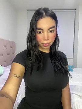 Snapshot of karolaalcendra chatting on March 1, 2026, 11:27 pm karolaalcendra online show from March 1, 2026, 11:27 pm