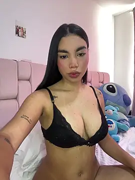 Snapshot of karolaalcendra chatting on February 8, 2026, 8:17 pm karolaalcendra online show from February 8, 2026, 8:17 pm