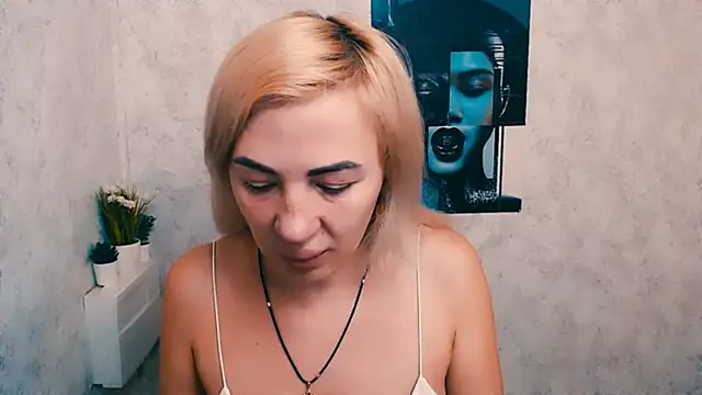 EmmaCat  online show from December 1, 2025, 6:14 am