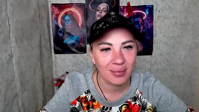 EmmaCat  online show from April 11, 2026, 4:53 am