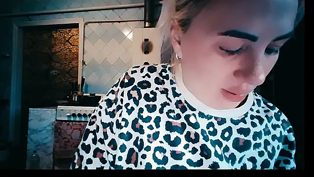 EmmaCat  online show from January 18, 2026, 10:18 am