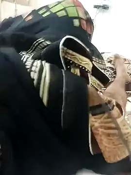 meenahotdarling online show from September 30, 2025, 11:16 am