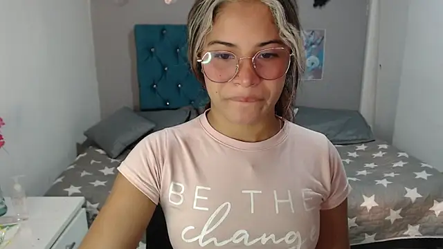 mia sexgirl online show from March 26, 2026, 12:25 pm