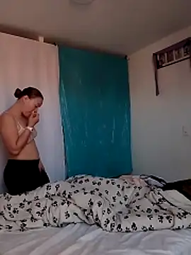 Snapshot of LaraCaliente chatting on February 27, 2026, 12:05 pm LaraCaliente online show from February 27, 2026, 12:05 pm