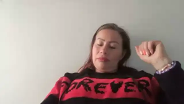 LaraCaliente online show from April 15, 2026, 9:48 pm