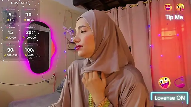 ShanaJamil online show from September 25, 2025, 12:11 pm