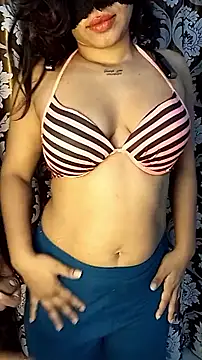 Ceylon couple online show from March 22, 2026, 4:30 pm