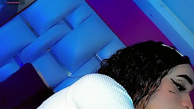 JessiscaWalker online show from April 17, 2026, 8:00 pm