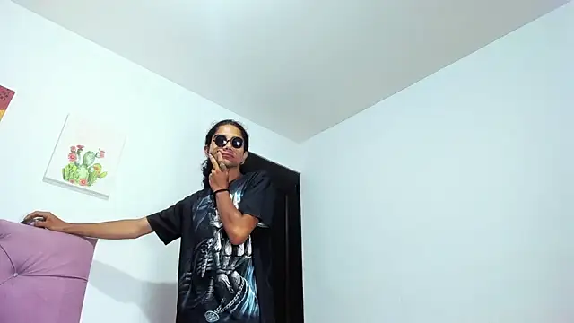 EthanBlackwoodd online show from April 18, 2026, 9:22 am