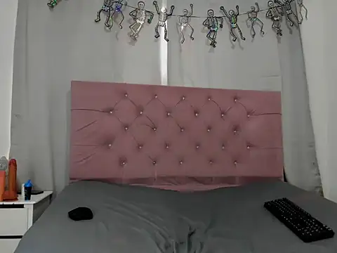 Snapshot of EthanBlackwoodd chatting on November 13, 2025, 7:29 pm EthanBlackwoodd online show from November 13, 2025, 7:29 pm