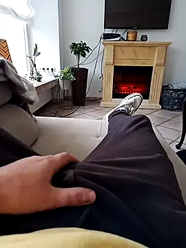 fullystroked online show from November 16, 2025, 10:20 am