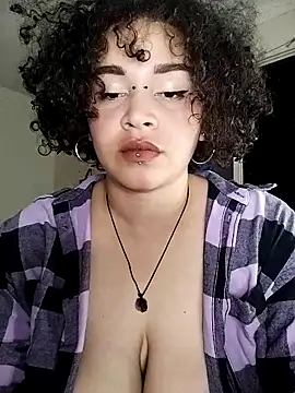 Julie wallace online show from November 7, 2025, 9:52 pm