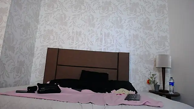 Ava Raye online show from May 14, 2026, 6:49 pm