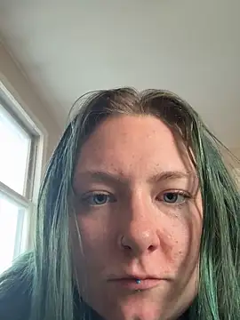 Snapshot of lizbabyy27 chatting on September 15, 2025, 10:32 pm lizbabyy27 online show from September 15, 2025, 10:32 pm