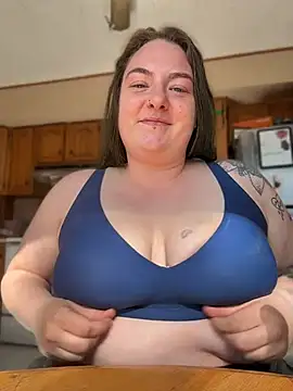 Snapshot of lizbabyy27 chatting on May 11, 2026, 8:39 pm lizbabyy27 online show from May 11, 2026, 8:39 pm