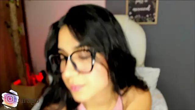 val varago online show from November 16, 2025, 1:10 am