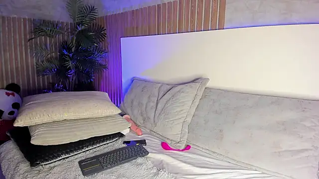 Amber Santana online show from March 14, 2026, 12:05 am