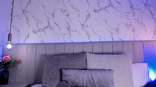 Amber Santana online show from November 28, 2025, 11:05 pm