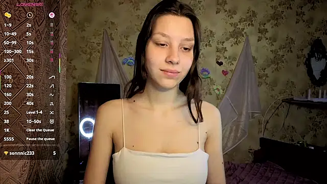 Snapshot of QutieDaSweet chatting on February 14, 2026, 1:28 am QutieDaSweet online show from February 14, 2026, 1:28 am