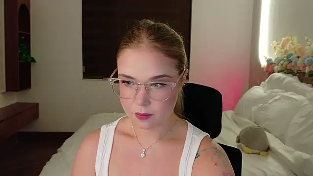 Lilith Bonheur online show from April 7, 2026, 9:38 pm